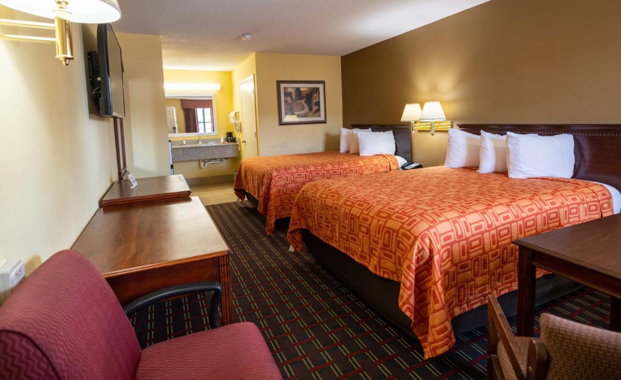 Loyalty Inn Hawkinsville Екстериор снимка