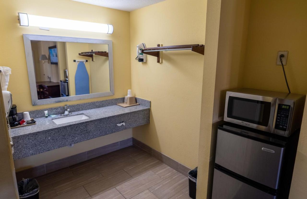 Loyalty Inn Hawkinsville Екстериор снимка
