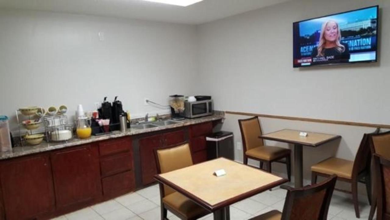 Loyalty Inn Hawkinsville Екстериор снимка