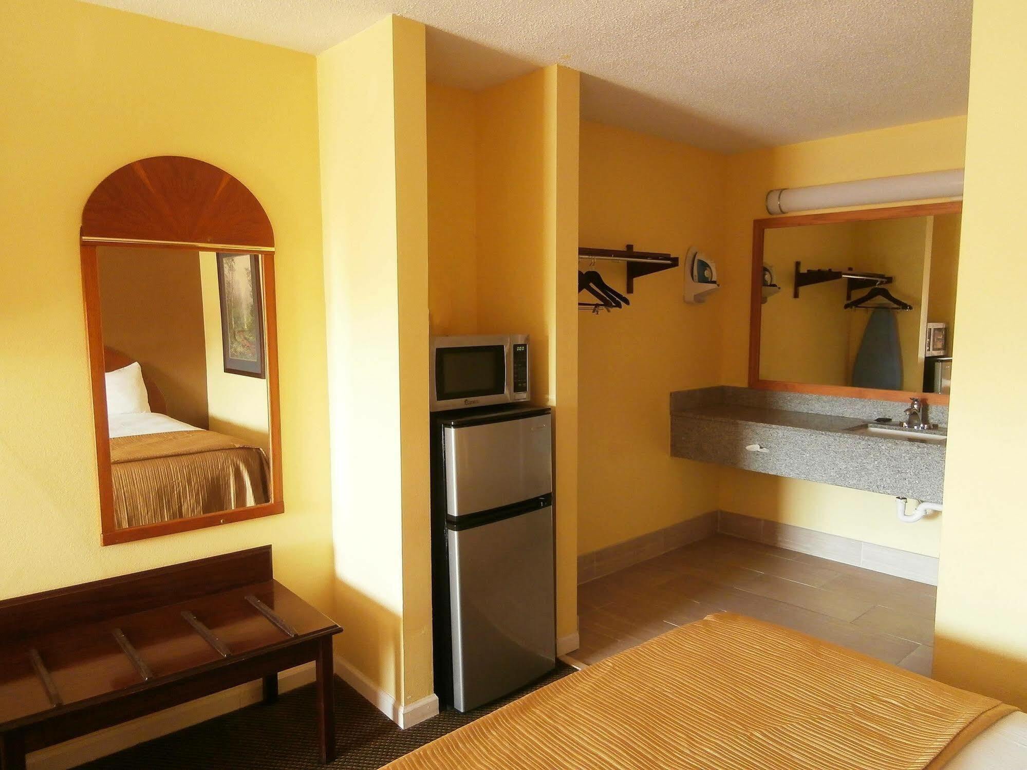 Loyalty Inn Hawkinsville Екстериор снимка