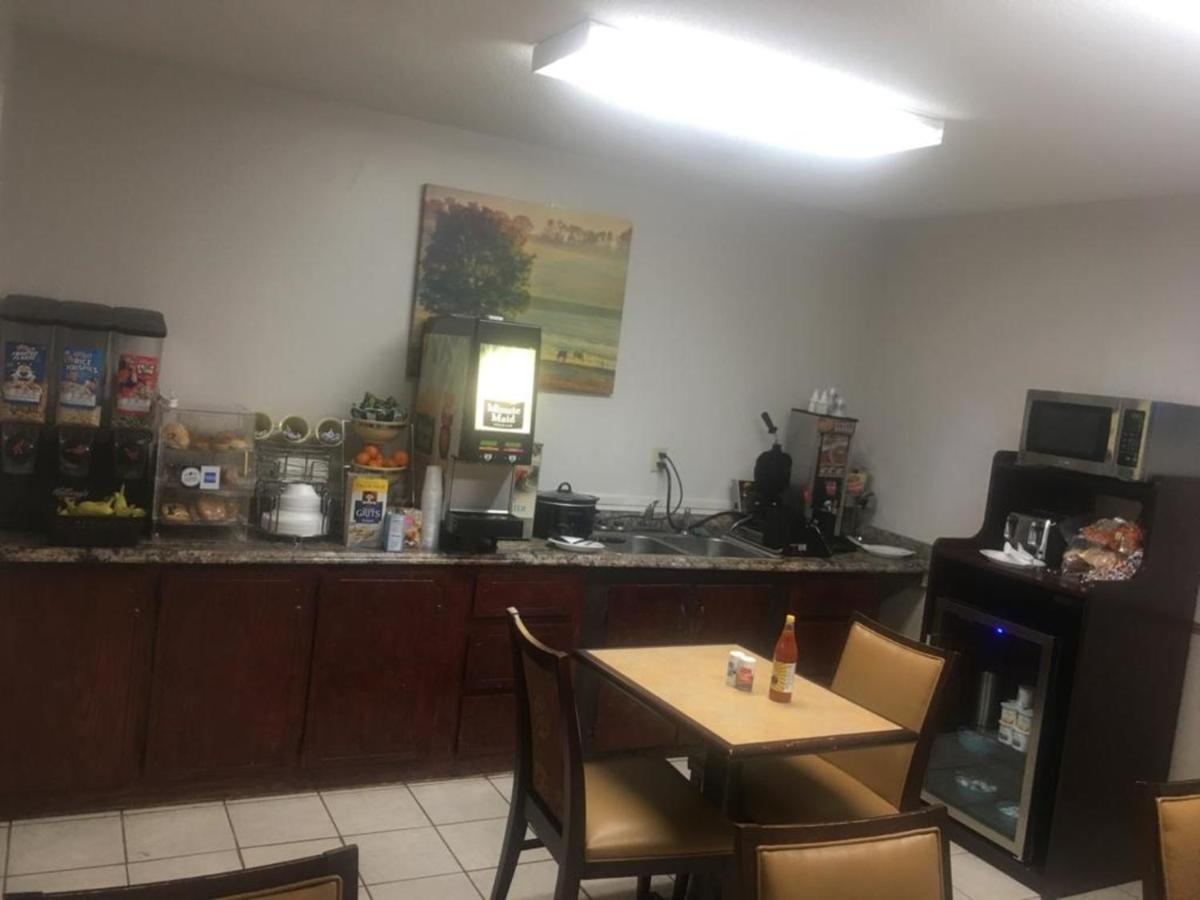 Loyalty Inn Hawkinsville Екстериор снимка