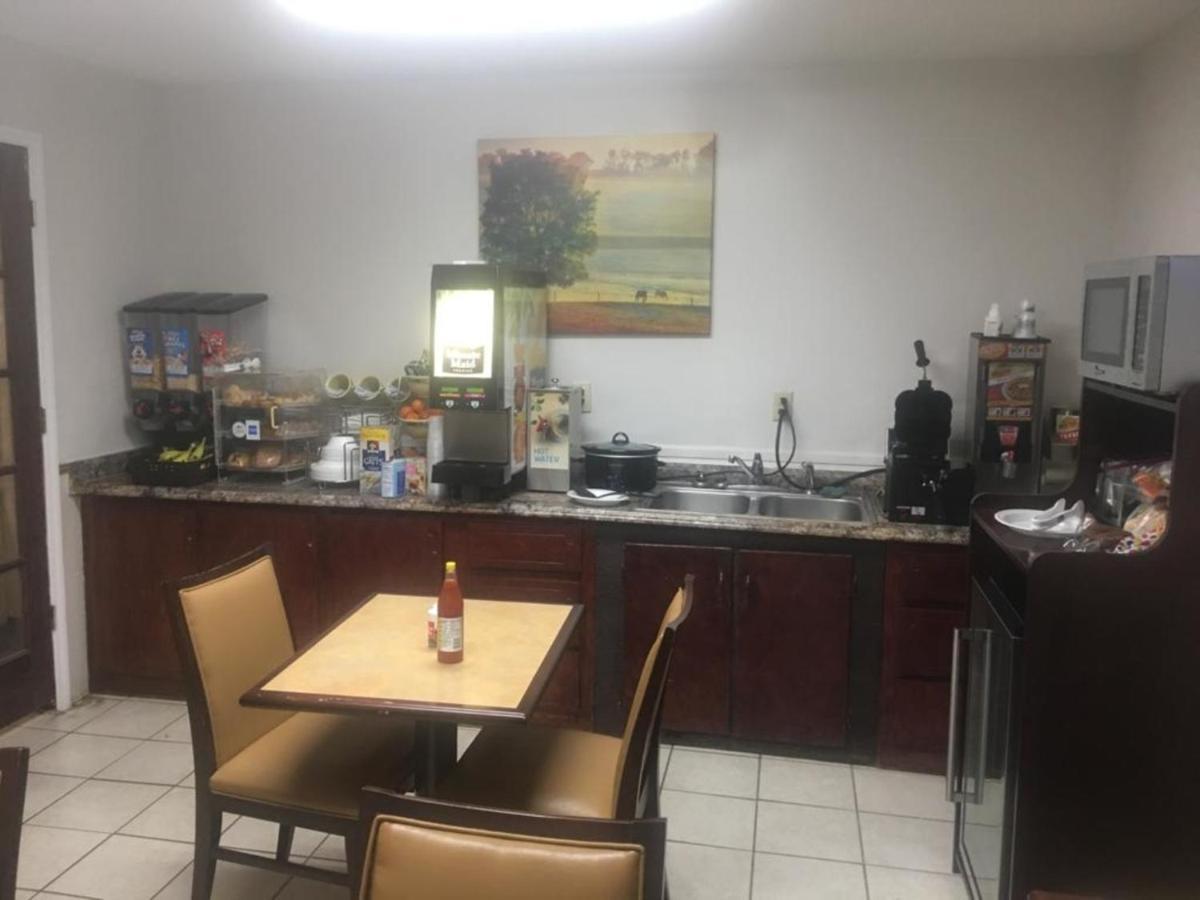Loyalty Inn Hawkinsville Екстериор снимка